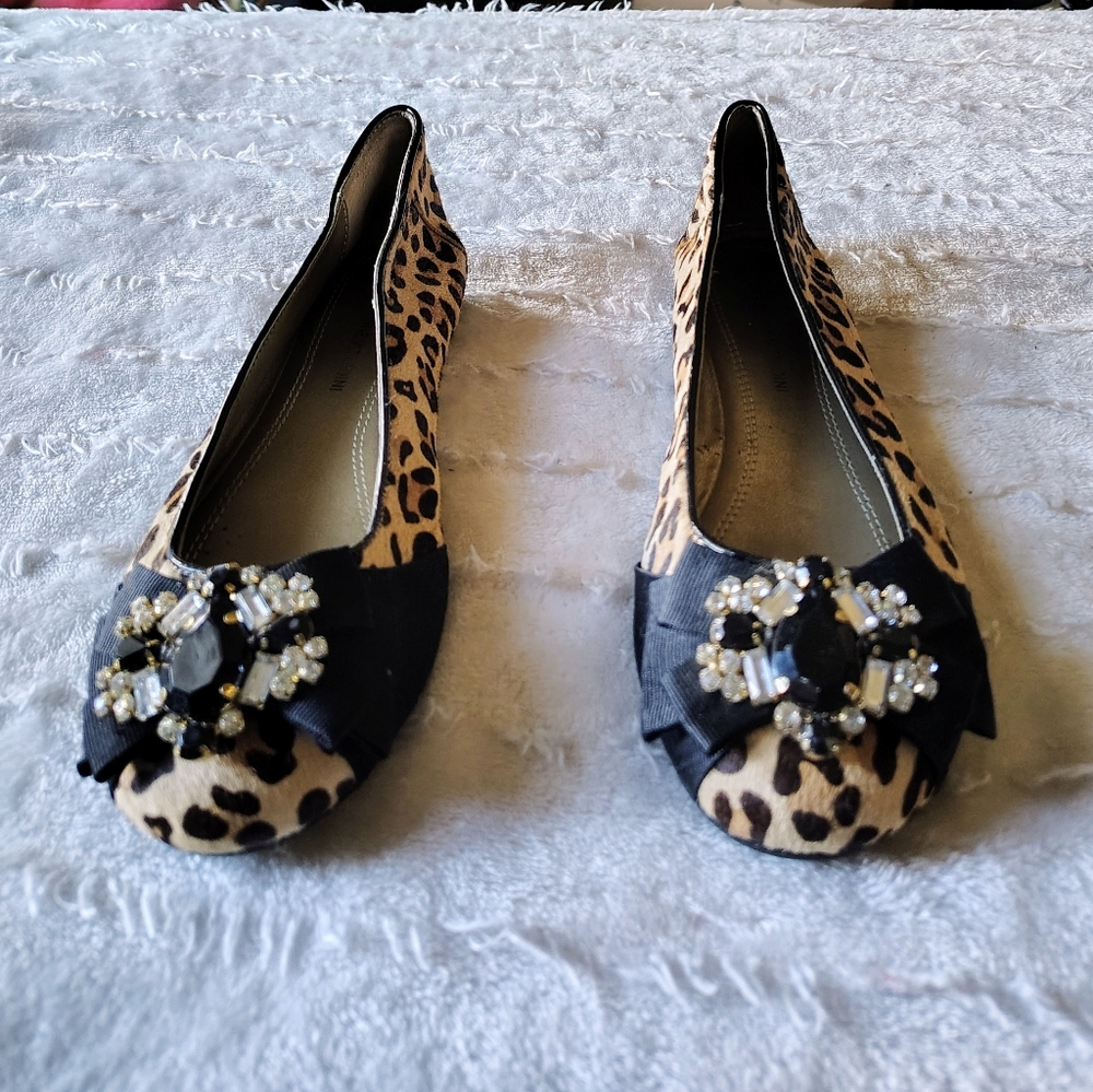 Ladies Size 6M Real Calf Fur Leopard Print Flats with Black Bow Accent